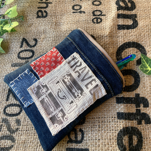 ジンベイザメ丸型ポーチ☆がま口☆ハンドメイドポーチ☆デニムリメイク