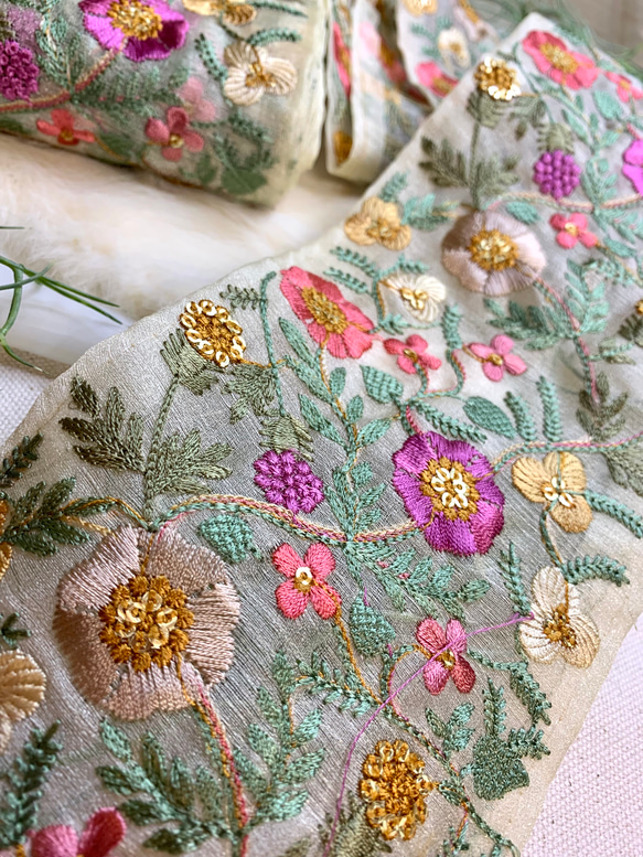 新作♡ ♡ インド刺繍リボン［50cm × 幅約10cm］No g 2枚目の画像