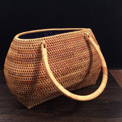 くびれ型かごバッグ 草編みカジュアル 内袋付かごバッグ かごバッグ 手編みバッグ 2枚目の画像
