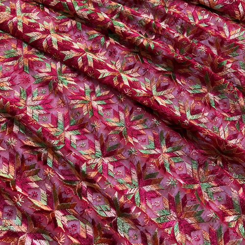 【インドのアンティーク刺し子】ヴィンテージ 草木染め 布 赤 刺繍 貝 ステッチ インド刺繍布ドゥパタ 赤 エスニック生地 ヴィンテージレース