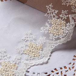 刺繍レース 雪 結晶 白 金 スカラップ ハンドメイド 手芸テープ 花 結婚式 1枚目の画像