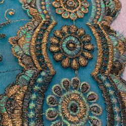 インド刺繍布 ドゥパタ ダンス 衣装 エスニック 青 ターコイズブルー 花 生地 7枚目の画像
