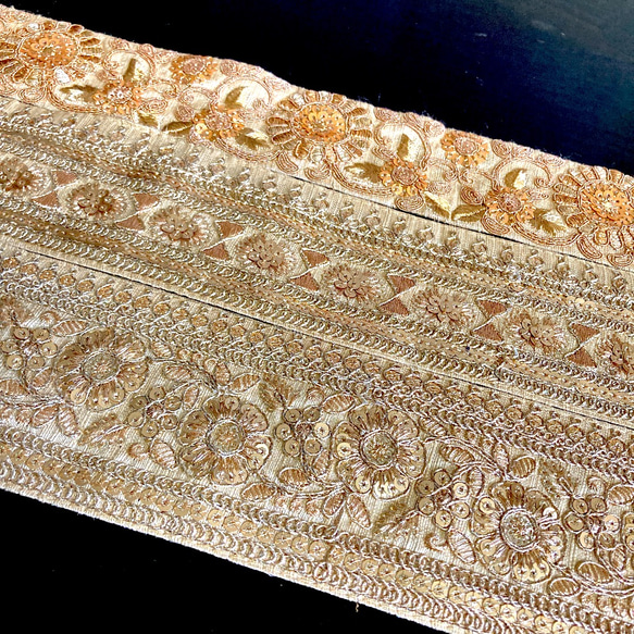 インド刺繍リボンセット ベージュ ゴールド 金 生成り 花 ひまわり プリンセス 1枚目の画像