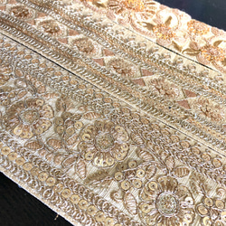インド刺繍リボンセット ベージュ ゴールド 金 生成り 花 ひまわり プリンセス 3枚目の画像