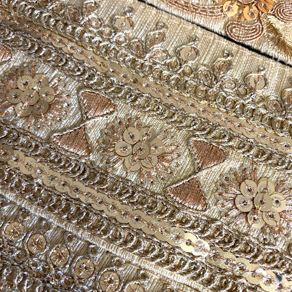 インド刺繍リボンセット ベージュ ゴールド 金 生成り 花 ひまわり プリンセス 5枚目の画像