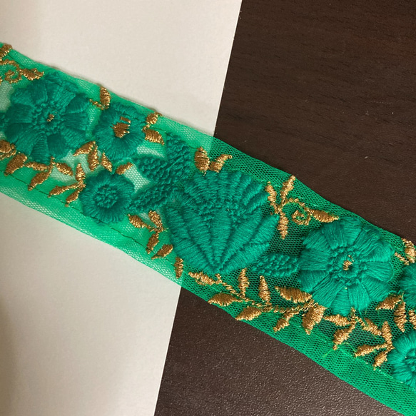 インド刺繍リボン 金 ゴールド緑 グリーン 花 幅広テープ 手芸 チュールレース 6枚目の画像