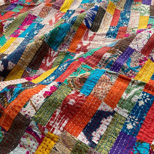 布団 (バラの花をモチーフにしたパッチワークの布団) 布団 (バラの花を