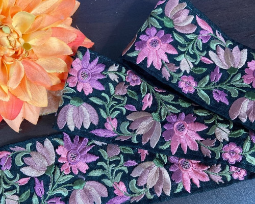 インド刺繍 リボン 紫 幅広チロリアンテープ 花刺繍 ボタニカル  