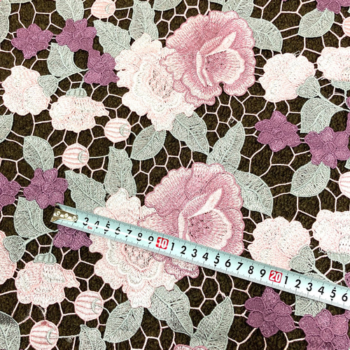 極美品レア　ピンクハウス薔薇の刺繍と紐リボンとコットンレースが美しいタブリエ 極美品レア ピンクハウス薔薇の刺繍と紐リボンとコットンレース