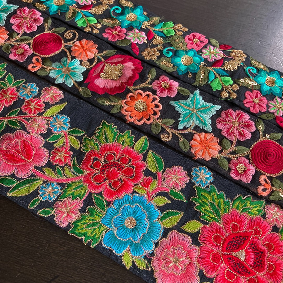 インド刺繍リボンセット 薔薇花 シルク ヴィンテージ エスニックテープ 手芸 ローズ アジアン 手芸テープ ボヘミアン 3枚目の画像