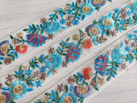 インド刺繍リボン 水色 青 チュールレース アンティーク花刺繍 手芸テープ 北欧 オーガンジー シルク ベルト 金 3枚目の画像