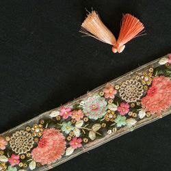 インド刺繍リボン ピンク花 フラワー チロリアンテープ ボタニカルチュールレース アンティーク ヘアゴム 刺繍ピアスに 4枚目の画像