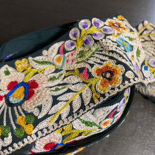 インド刺繍リボン 手刺繍 サリーボーダー 花 ヴィンテージリボン  