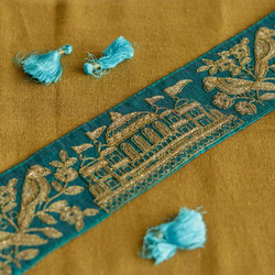 インド刺繍リボン ゴールド 金 緑 鳥 インコ 北欧ベルト フランスアンティーク ヴィンテージ レトロ 刺繍テープ 2枚目の画像