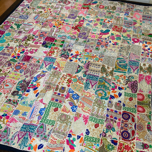 インド刺繍 パッチワーク カバー 敷物 ラグ ラリーキルト 白 ベージュ