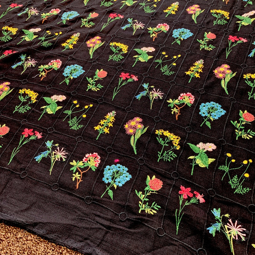 刺繍布 フラワー 花 ボタニカル レース 黒 生地 北欧 ハギレ