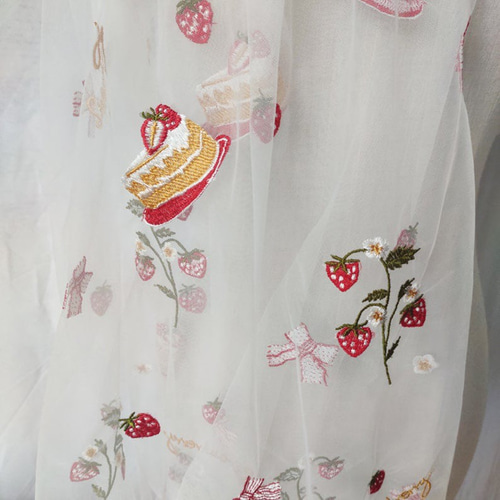 イチゴ ショートケーキ リボン 白 刺繍 春 レースカーテン チュール