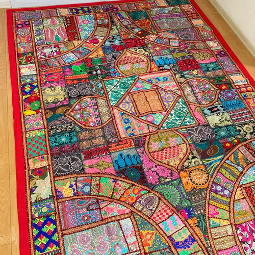 ⭐️若林⭐️ インド手刺繍 ミラーワーク ラグ 敷物 ⭐️若林様専用⭐️ インド手刺繍 ミラーワーク ラグ 敷物 - メルカリ