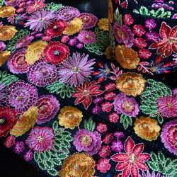 インド刺繍リボン 花 シルク100% 着物帯 花火 髪飾り 成人式 和風 和柄 浴衣 半襟 リメイク パーティーバッグ 3枚目の画像