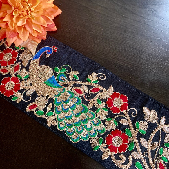 着物リメイク　孔雀刺繍エプロン 帯ベルト2本 着物リメイク 孔雀刺繍エプロン 帯ベルト2本 着物リメイク 孔雀