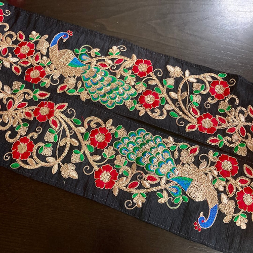 着物リメイク　孔雀刺繍エプロン 帯ベルト2本 粋な” リメイク角帯 ” 帯リメイク 刺繍 オシャレ 和柄 和装 刺繍