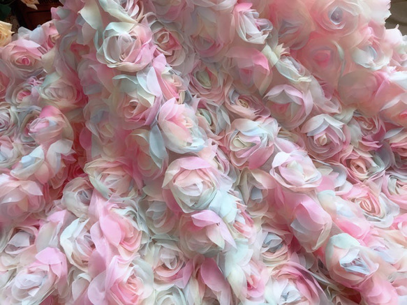 薔薇 花 レインボー ミルキーカラー メルヘン チュールレース 結婚式 ブーケ 虹色 ブライダル リングピロー ピンク 5枚目の画像