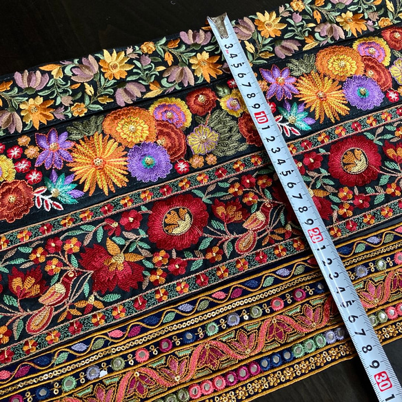 インド刺繍リボンセット シルク100% 刺繍布 ハギレ 花 着物 アジアン 北欧 刺繍テープ 和柄 花束 結婚式 帯 7枚目の画像