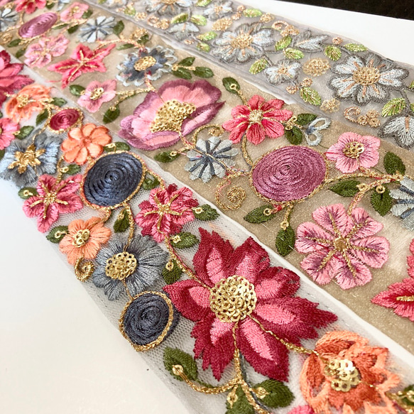 インド刺繍リボンセット グレー 紫 ワインレッド 渦巻き 花 チロリアン  