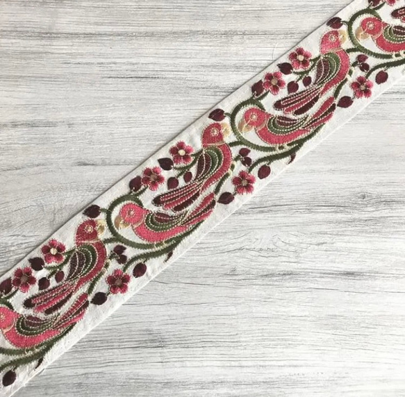 インド刺繍リボン 花刺繍 鳥 インコ オウム シルク100% エスニック 北欧 プレミアム アンティーク アジアン 4枚目の画像