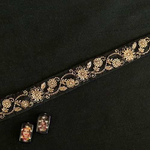 インド刺繍リボン 細め 黒 金 ゴールド 花 チロリアンテープ ベルト 