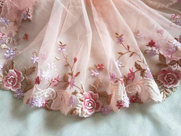 刺繍チュールレース ピンクバラ 花 かわいい プリンセス 布 メルヘン ドレス アンティーク 薔薇 レトロ ドール服 2枚目の画像