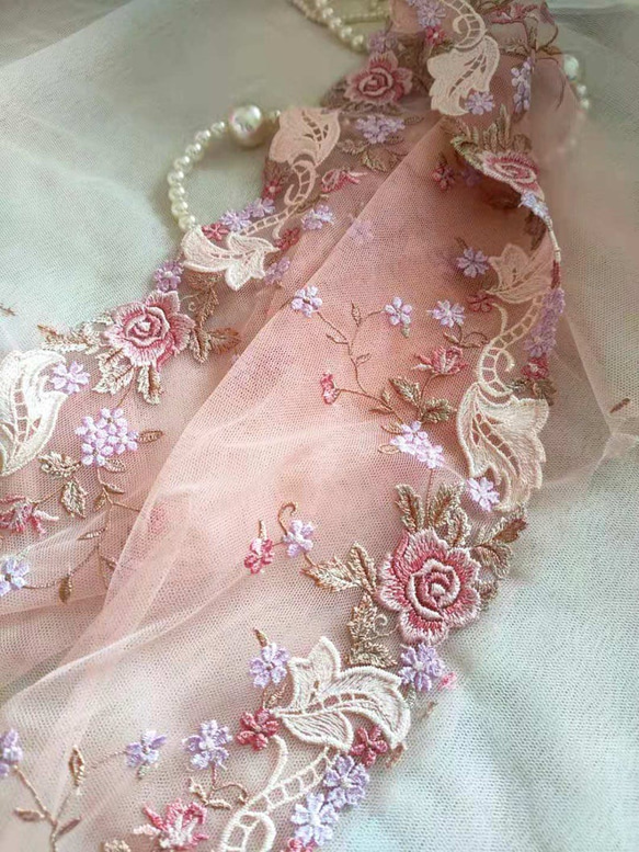 刺繍チュールレース ピンクバラ 花 かわいい プリンセス 布 メルヘン ドレス アンティーク 薔薇 レトロ ドール服 4枚目の画像