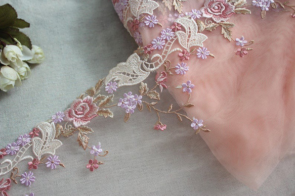 刺繍チュールレース ピンクバラ 花 かわいい プリンセス 布 メルヘン ドレス アンティーク 薔薇 レトロ ドール服 8枚目の画像