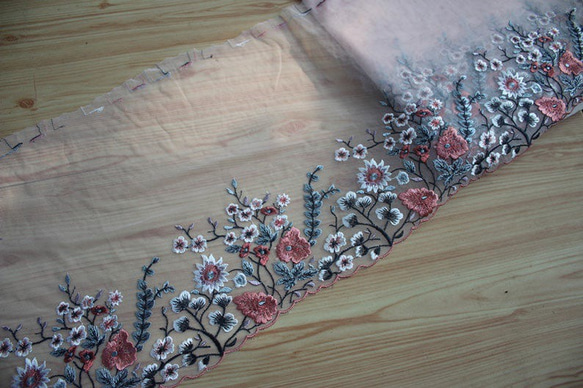 刺繍レース ピンク 和柄 和風 人形 ドレス スカート ハンドメイド 素材パーツ 着物 髪飾り ボタニカル 春 フラワー 5枚目の画像