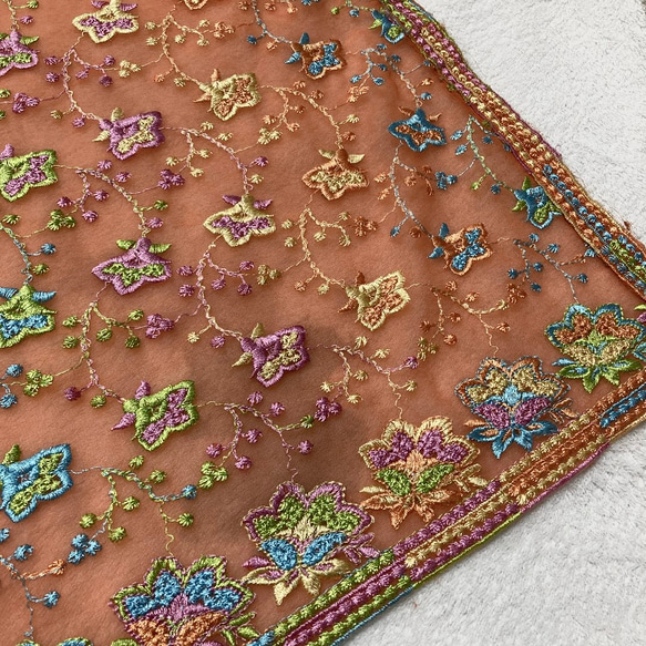 インド刺繍布 チュールレース オレンジ 花 ダンス衣装 ストール エスニック アンティーク ヴィンテージ レトロ 北欧 10枚目の画像