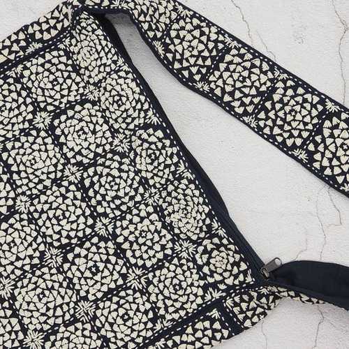 手刺繍バッグ ヤオ族 モン族 刺し子 タイ 民族 アンティーク アジアン