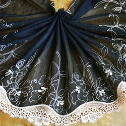 刺繍レース 黒 ブラック ベージュゴールド 人形 ドレス チュールレース レトロ フランスアンティーク 2枚目の画像