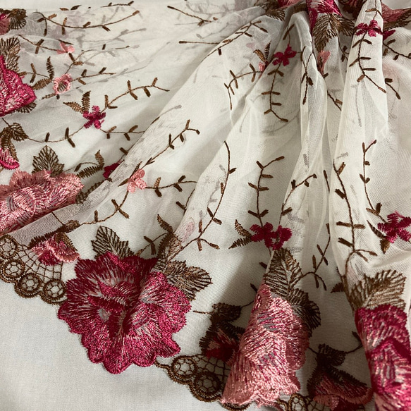 刺繍チュールレース 白 薔薇 花 ローズ ピンク ワインレッド 結婚式 ドレス 刺繍レース プリンセス アンティーク 9枚目の画像