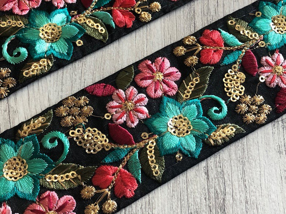 インド刺繍リボン シルク100% 花 着物 帯 ボタニカル ターコイズブルー 夏 エスニック ヴィンテージ 素材 パーツ 2枚目の画像