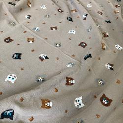 刺繍 布 生地 猫 ネコ 動物 グレー 手芸 ハンドメイド 素材 輸入生地 北欧 レトロ 刺繍スカート ワンピースに 8枚目の画像