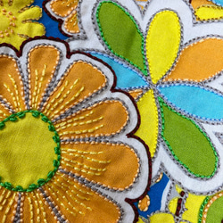 手刺繍 布 はぎれ 生地 ボタニカル ハンドメイド 花 エスニック アジアン タペストリー パネルアート インテリア 4枚目の画像