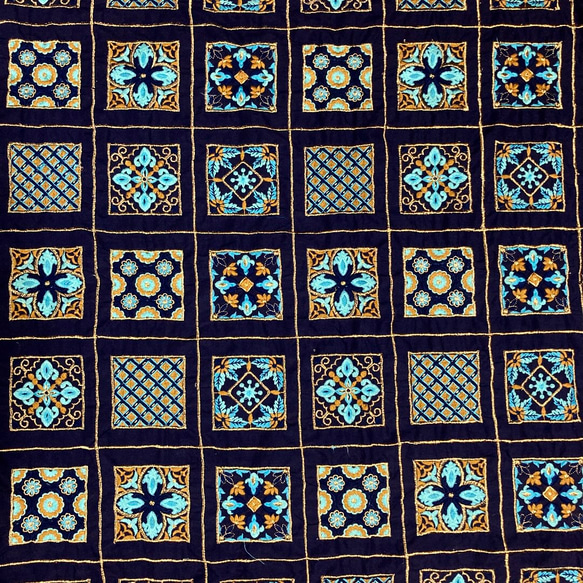 インド刺繍布 生地 はぎれ タイル オリエンタル エスニック アジアン 北欧 ターコイズブルー 金 手芸 素材 レトロ 9枚目の画像