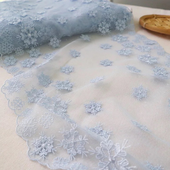 刺繍レース 水色 雪の結晶 3D 立体 冬 メルヘン 手芸 素材 生地 はぎれ