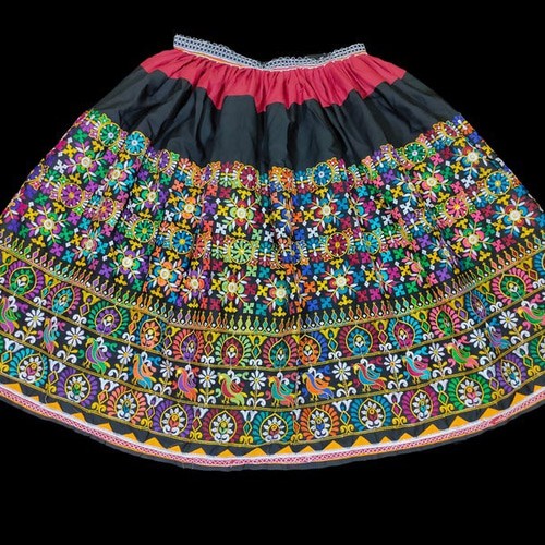 インド刺繍スカート ロングスカート エスニック 黒 鳥 孔雀 花 インド刺繍スカート ロングスカート エスニック 黒 鳥 孔雀 花