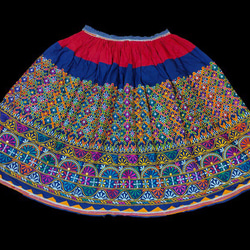 インド刺繍スカート ヴィンテージ レトロ エスニック 北欧 生地 布 ボヘミアン 花 レインボー カラフル 虹色 レトロ 3枚目の画像