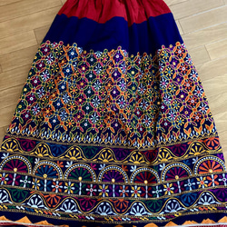 インド刺繍スカート ヴィンテージ レトロ エスニック 北欧 生地 布 ボヘミアン 花 レインボー カラフル 虹色 レトロ 10枚目の画像