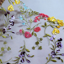 刺繍チュールレース ボタニカル 花刺繍 フラワー パンジー 刺繍布 ドールドレス カラフル 手芸 素材 ハンドメイド 6枚目の画像