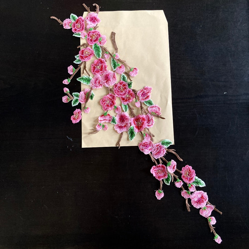 お花と鳥の手刺繍が豪華な 総柄のチャイナ・ジャケット