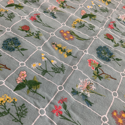 刺繍布 フラワー 花 ボタニカル 水色 リネン デイジー 北欧 ガーデニング コットン 麻 テーブルクロス エスニック 9枚目の画像