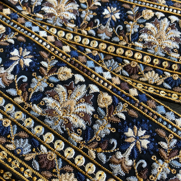 インド刺繍リボン シルク100% チロリアンテープ ベルト アジアン エスニック 絹 着物帯 浴衣 リメイク 素材 2枚目の画像